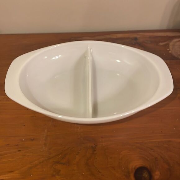 Vintage 1960s PYREX 1083 Simply White Divided 1 1/2 QT Casserole Vegetab… - Picture 2 of 5